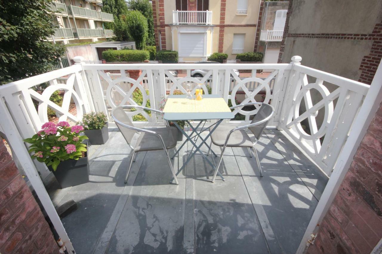 شقة Studio + Terrasse Centre-Ville Villers Sur Mer المظهر الخارجي الصورة